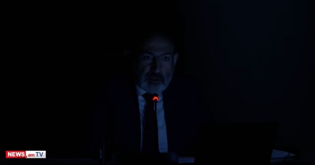 PAŞİNYAN İCLASDA ƏSƏBİLƏŞDİ, İŞIQLAR KƏSİLDİ – VİDEO