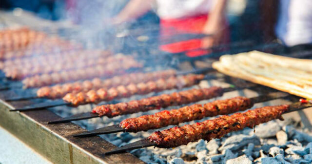 “Yaylaq” restoranının kababçısı saxlanıldı – Müdirin pulunu xərcləyib…