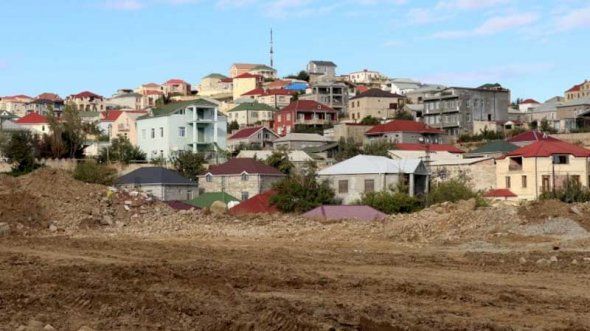 SƏNƏDSİZ EV PROBLEMİ NƏ VAXT HƏLLİNİ TAPACAQ? – EKSPERT