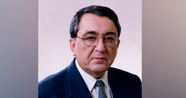 Yaşar Əliyev vəfat etdi