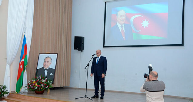 Nəsimidə Heydər Əliyevin anım gününə həsr olunmuş tədbir keçirildi – Fotolar
