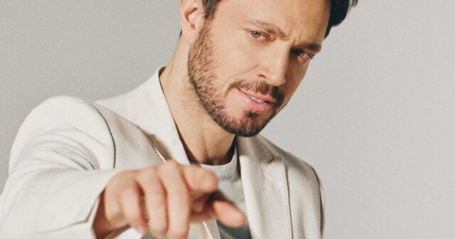 MURAT BOZU QADIN ALT PALTARLARI REKLAMINA ÇƏKMƏK İSTƏDİLƏR  – FOTO