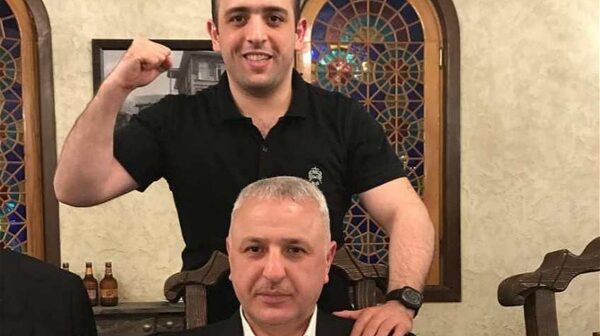 DEPUTAT OĞLU KAFEL-METLAX İŞİNƏ DƏ GİRİŞDİ – FOTO