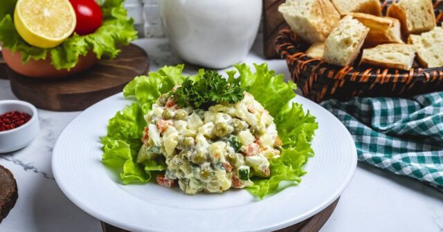 Yeni il salatlarını neçə gün saxlamaq olar?