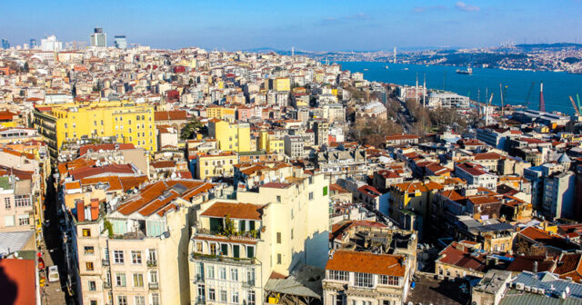 İstanbulda 1,5 milyon binanın sakinləri köçürüləcək