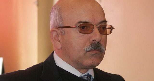 Tanınmış vəkil insult keçirdi – Yeriyə bilmir