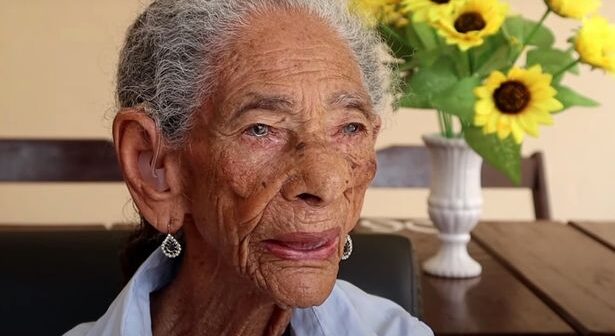 115 YAŞINI QEYD EDƏN QADIN SİRRİ AÇIQLADI, “BU QİDAYA BORCLUYAM”