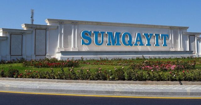 SUMQAYITIN MƏRKƏZİ KÜÇƏSİ ZİBİLLİYƏ ÇEVRİLİB – FOTO