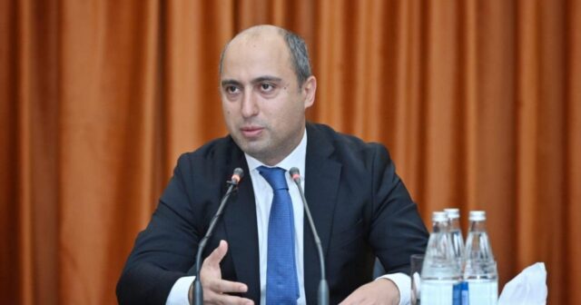 Nazir: “Pensiya yaşına qədər işləməklə bağlı ağır qərarlar verməliyik”