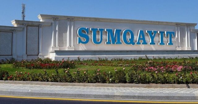 Sumqayıtda “ölüm yolu” – İnsanlar təhlükəylə üz-üzə – VİDEO