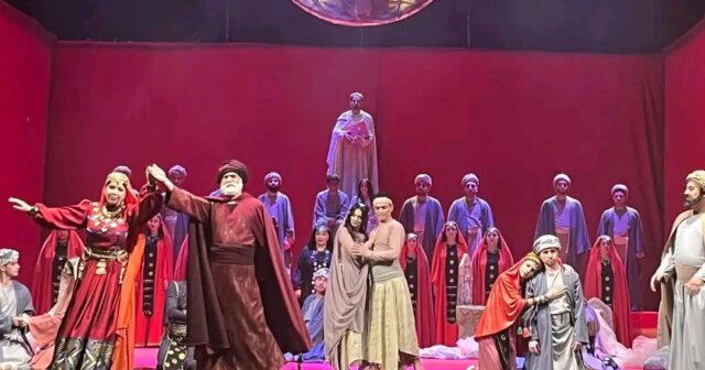 Fazil Mustafa Musiqili Teatrdan yazdı…