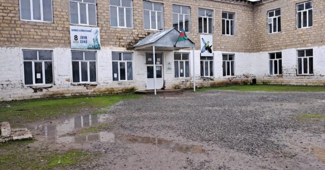 Kürdəmirdə məktəb uçur – FOTO