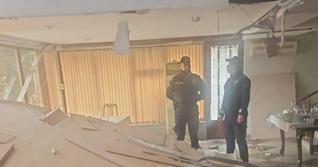 Yasamalda mərasim evinin tavanı çökdü, xəsarət alanlar var (FOTO,VİDEO)
