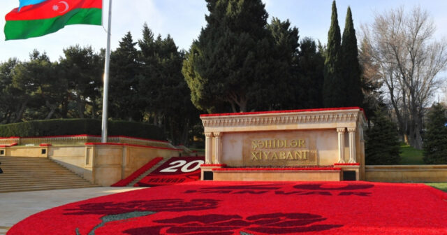 Prezident və birinci xanım Şəhidlər xiyabanını ziyarət edib