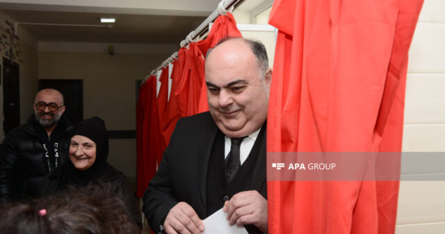 Prezidentliyə namizəd Fuad Əliyev səs verib – FOTO