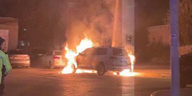 Sumqayıtda vəzifəli şəxsin bahalı avtomobili müəmmalı şəkildə yandı – FOTO