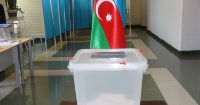 Azərbaycanda növbədənkənar prezident seçkiləri üzrə səsvermə başladı