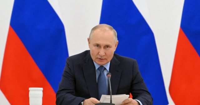 Putin: Qəzzada girovları azad etməyə çalışırıq