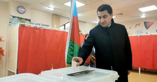 Hikmət Hacıyev səs verdi – Foto