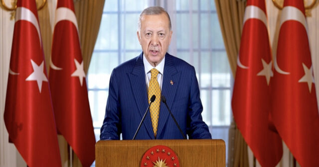 Ərdoğan: Türkiyə Zelenskinin 10 bəndlik sülh planını dəstəkləyir