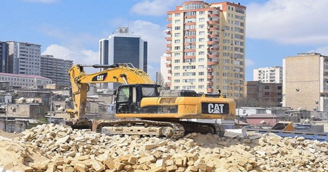 Bakının bu ərazisində yeni söküntü işləri başlayıb (VİDEO)