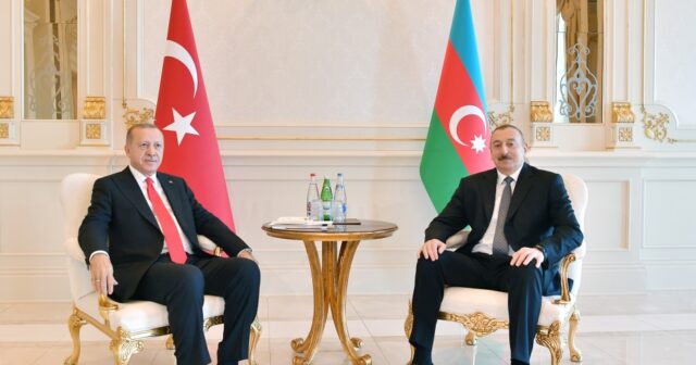 Prezidentlərin təkbətək görüşü başladı