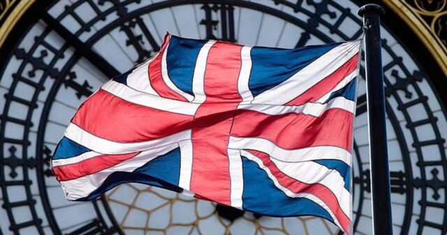 Böyük Britaniya texniki tənəzzülə girir