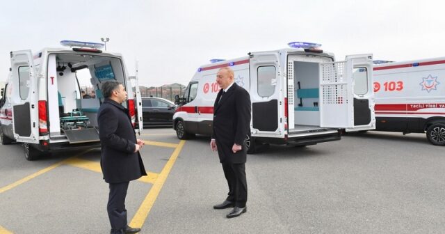 Prezident yeni alınmış müasir təcili tibbi yardım avtomobilləri ilə tanış oldu (FOTO)