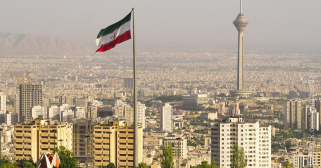 İranlı general: İsfahanda heç bir dağıntı yoxdur