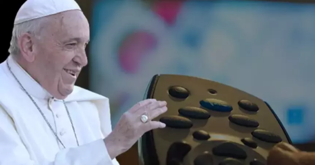 Papa 34 ildir ki, televizora baxmır – SƏBƏB