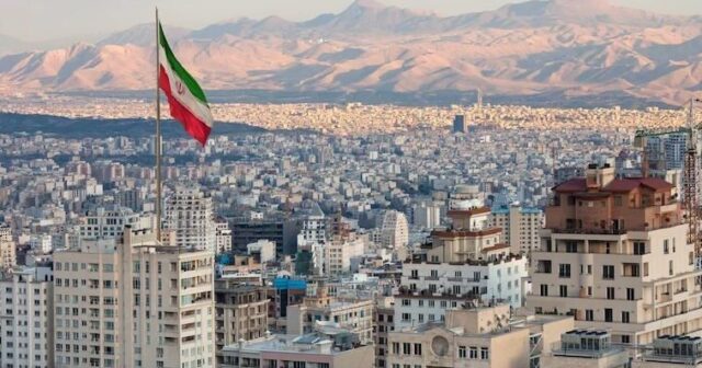 İran Tehran üzərində hava məkanını bağlayıb