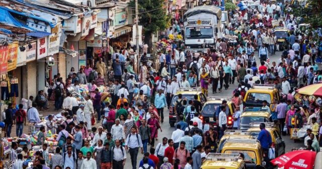 Hindistan əhalinin sayına görə dünyada birinci yerdə oldu