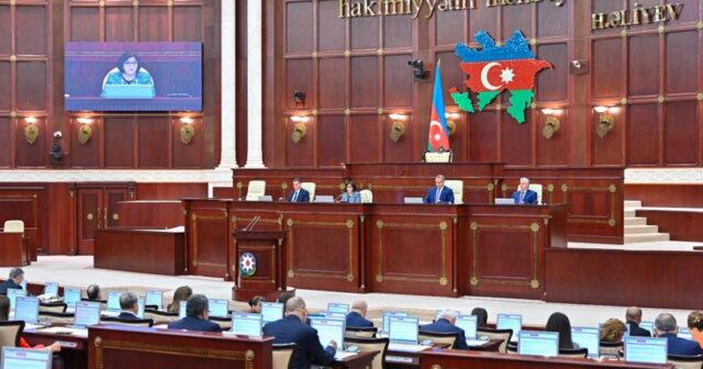 42 deputat imza yığdı:Parlament İSTEFAYA GEDİR