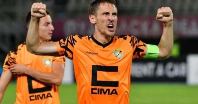 “Azad agent kimi “Neftçi”yə keçirəm” – Monteneqrolu futbolçu