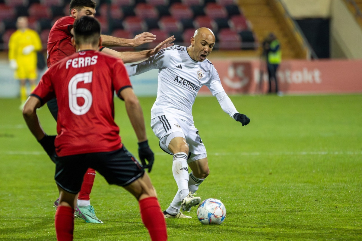 “Qarabağ” Almeyda ilə müqaviləni yeniləyib