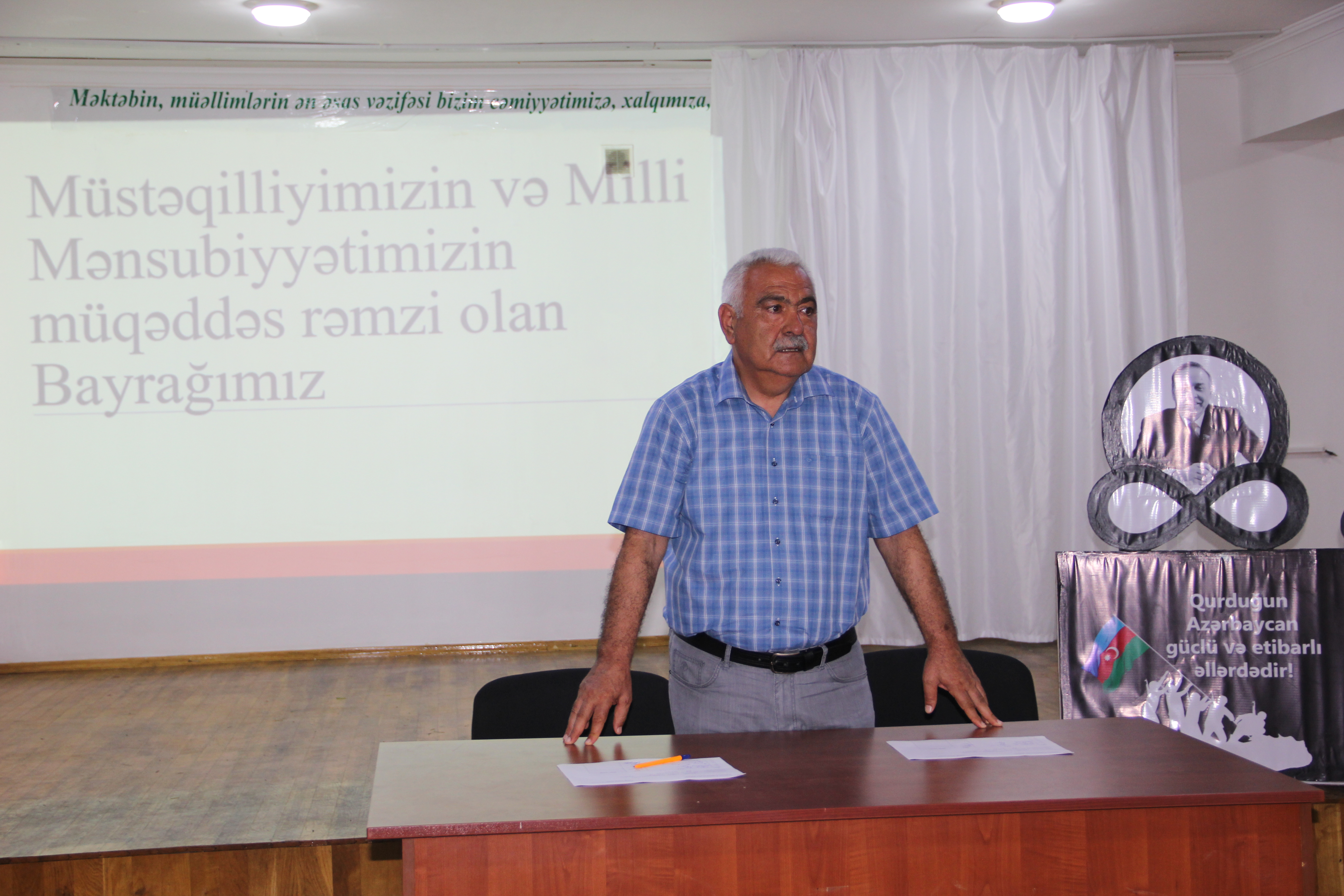 “Müstəqillik və milli mənsubiyyətin müqəddəs rəmzi – ÜÇRƏNGLİ BAYRAĞIMIZ”