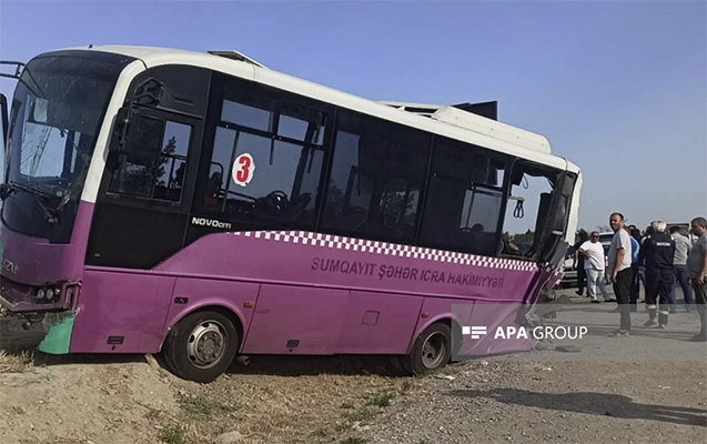 Sumqayıtda sərnişin avtobusu TIR-la toqquşdu – 11 nəfər xəsarət alıb