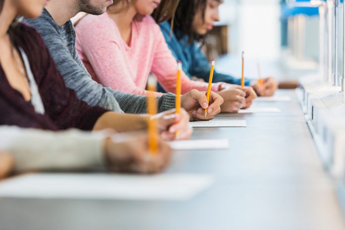 Universitetlər kağız sənədlərdən imtina edir? – Yenilik