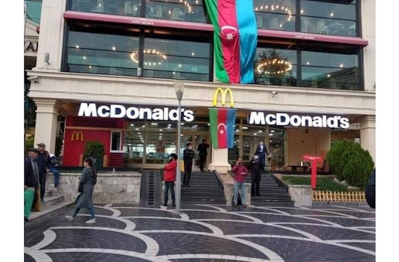 AMB və DGK “Mcdonalds Azərbaycan”a qarşı: Valyuta vəsaiti xaricdən geri qaytarılmayıb və bəyannamə verilməyib