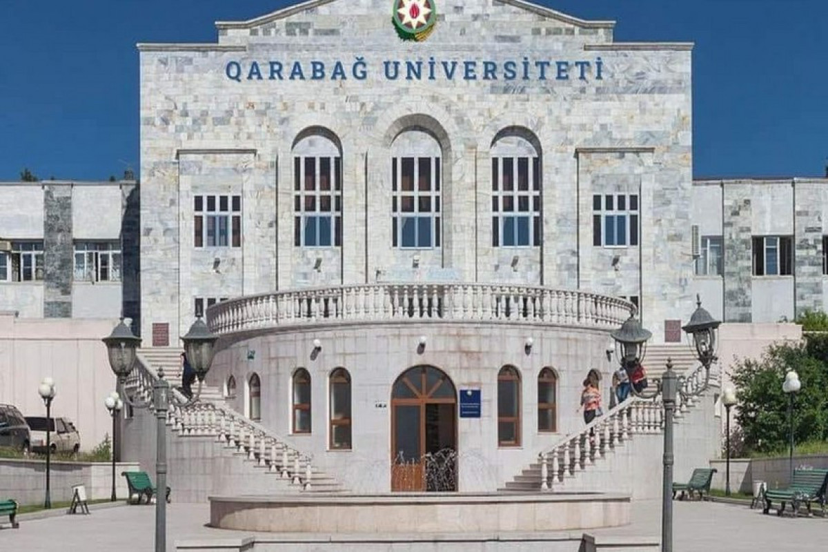 Prezident Xankəndidə Qarabağ Universitetində görülən işlərlə tanış olub