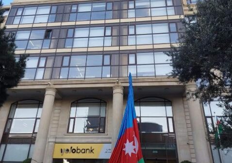 “Yelo Bank”dan bayrağımıza böyük hörmətsizlik – Foto