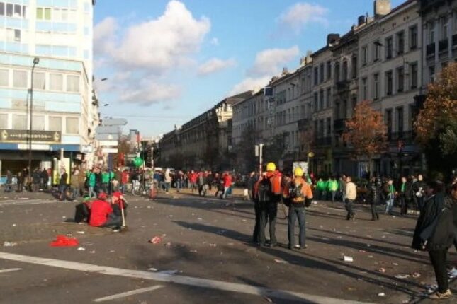 Belçikada sosial müavinətlərin kəsilməsinə qarşı kütləvi tətil başlayıb