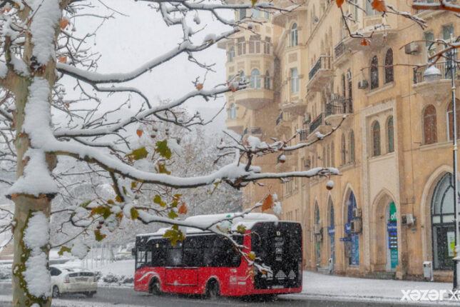 Qarlı havada 40-dan çox avtobus qəzalarda zədələnib -AÇIQLAMA