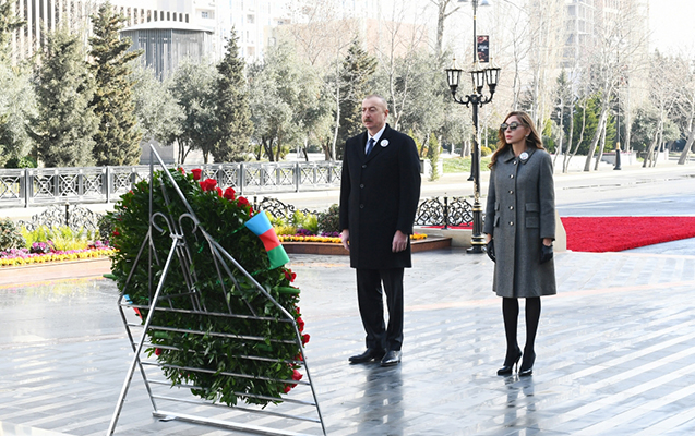 Prezident və xanımı “Ana harayı” abidəsini ziyarət etdi