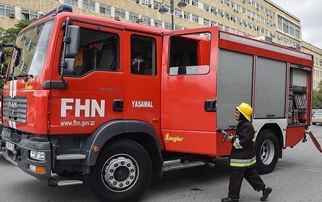 Nərimanovda beşmərtəbəli binada yanğın baş verib