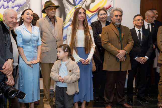 Leyla və Arzu Əliyevalar sərgidə – Fotolar
