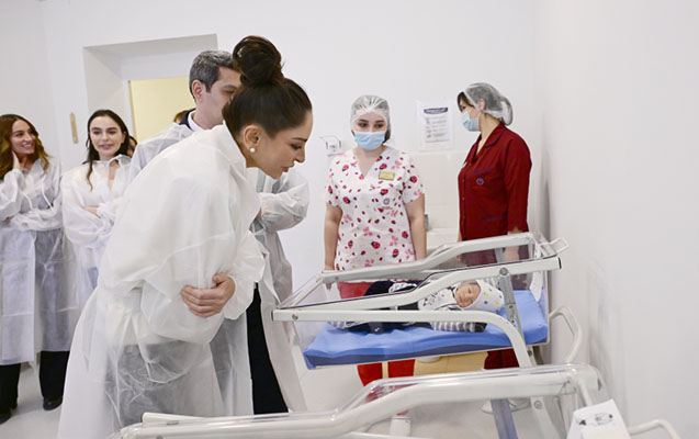 Mehriban Əliyeva Gəncədə Perinatal Mərkəzdə – Fotolar