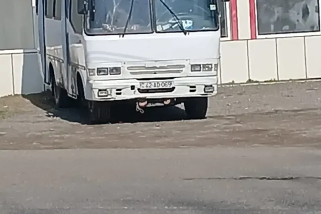 Avtobus sürücüsü “Lənkəran Sərnişin“ ASC sədrindən şikayətçidir-FOTO