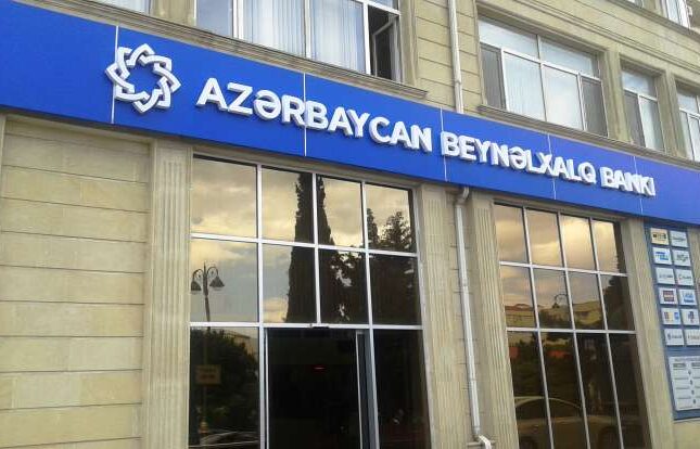 Müştərilər ABB-nin təcili kart xidmətindən narazıdır