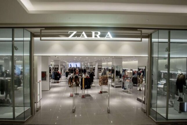 “Zara”da müştərinin əl çantası oğurlandı